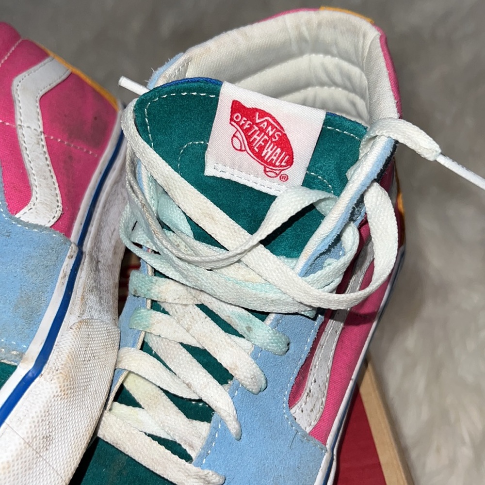 Vans - Picture 2 of 3